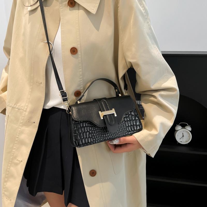 Foreign style light luxury casual simple handbag 2025 new retro niche design trend single shoulder crossbody small square bag