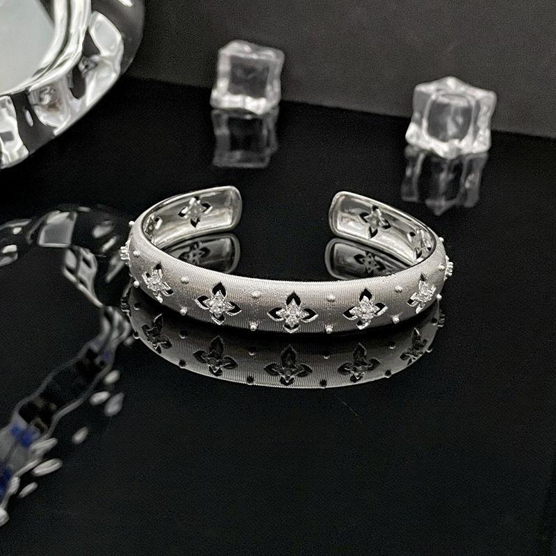 Bransoletka Palace z wydrążonego szczotkowanego materiału w stylu włoskiego retro i z klasą, niszowa słodka i fajna bransoletka dla kobiet