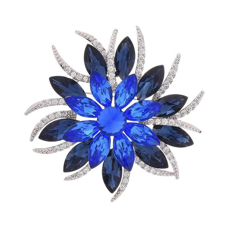 Elegancka broszka w kształcie kwiatu, Wysokiej klasy kobiecy urok, Broszka ze sztucznego kryształu, Lekki luksusowy zmysł designu, Niszowa broszka