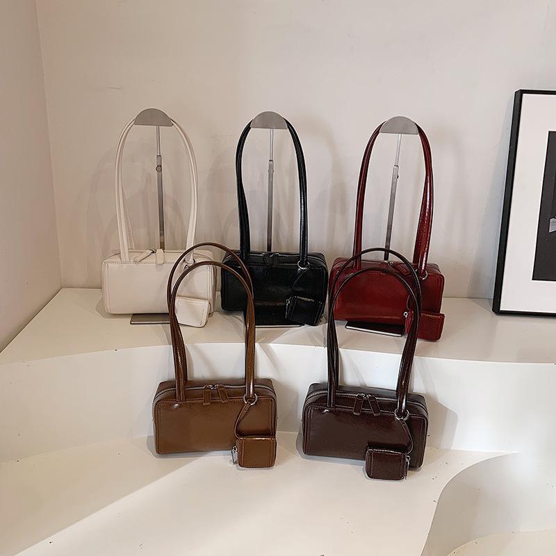 New Women's Shoulder Armpit Bag Simple Commuter Bag Handbag Temperament Niche Design Sense Small Square Bag