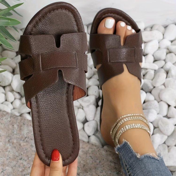 Large size flat-bottomed cool slippers 2025 new casual outer wear simple and fashionable square head beach soft-bottomed cool slippers