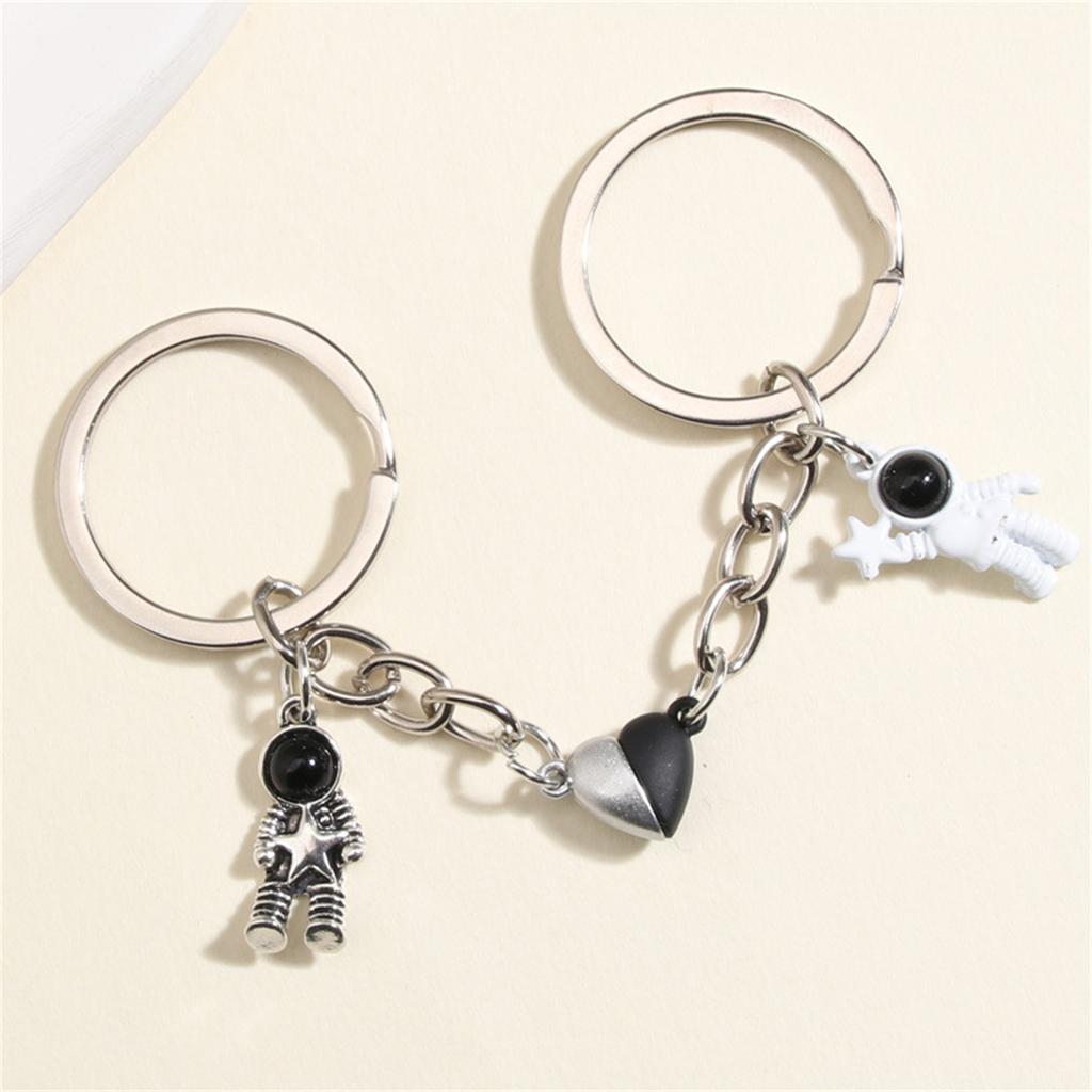 2 Pieces Astronaut Spaceman Keyring Friendship Birthday Gift for Best Friends