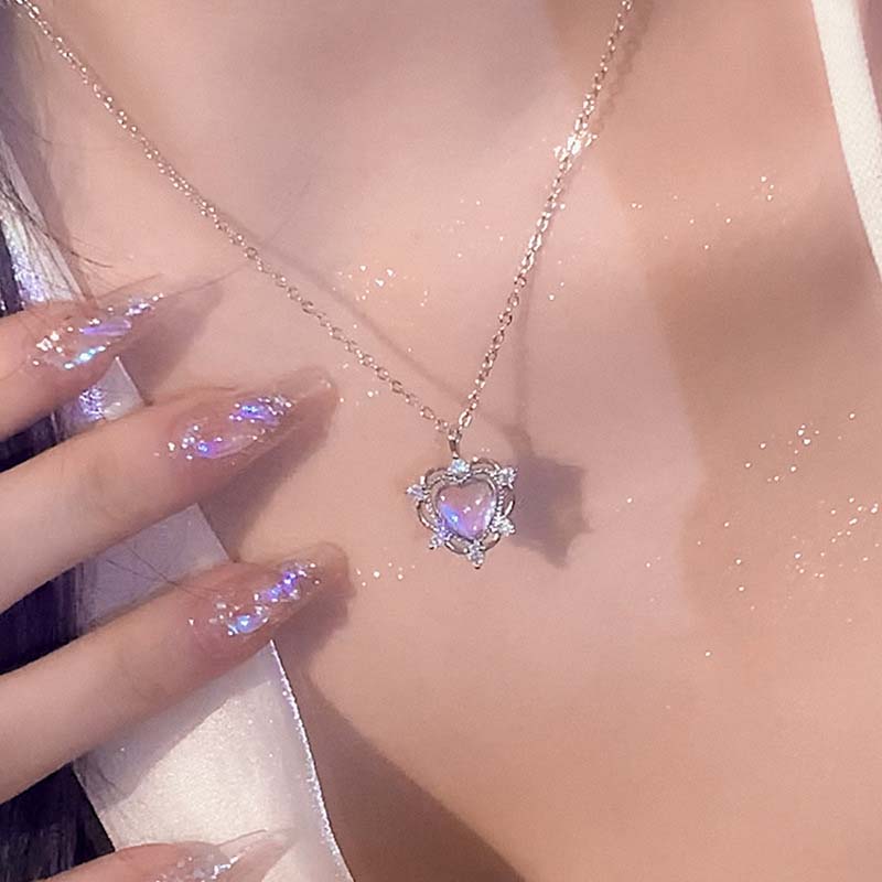 

2025 New Moonstone Love Heart Pendant Necklaces For Women Men Shiny Crystal Temperament Necklace Party Zircon Gift