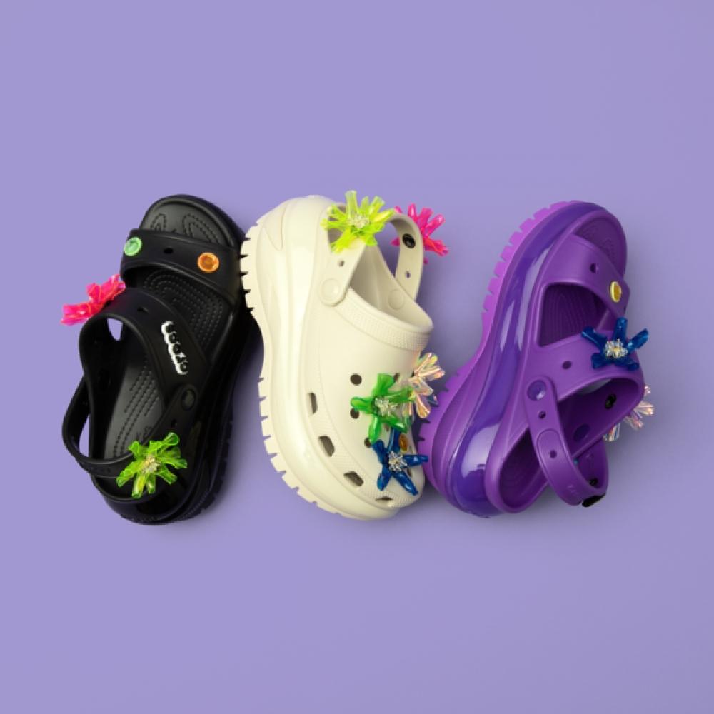 CrocS Women S Mega cruSh Sandal 207989 001