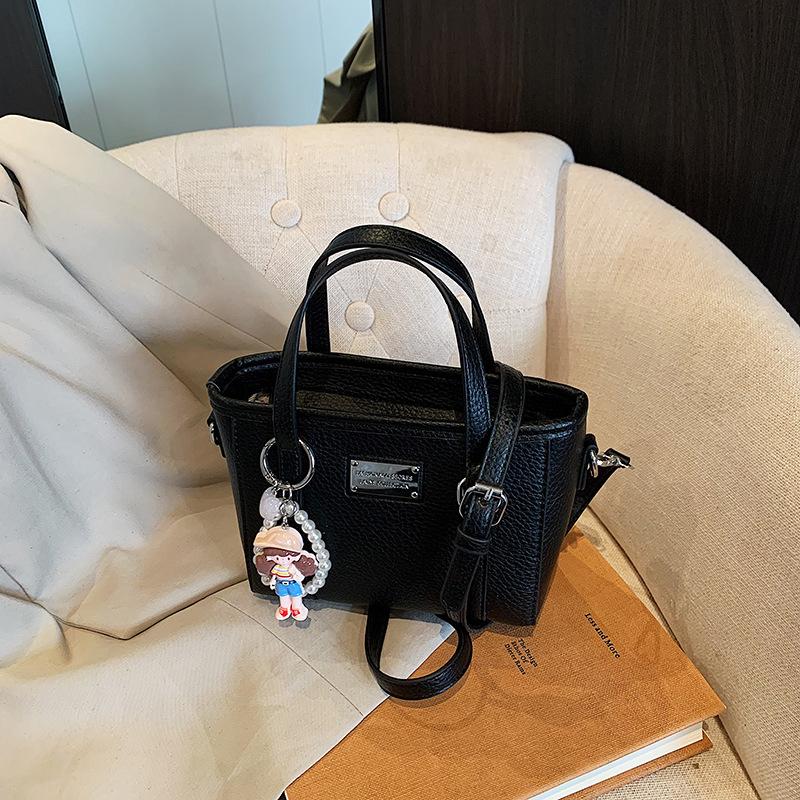 Small bag women's summer versatile new simple casual messenger bag is now popular bucket bag