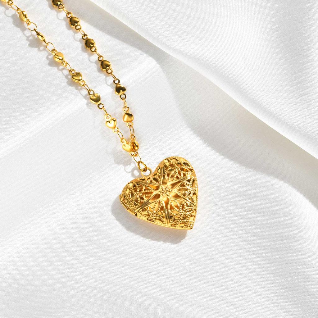Romantic Heart Locket Pendant for Women Stainless Steel Photo Frame Openable Necklace Heart Chain Necklaces Charm Jewelry Gift