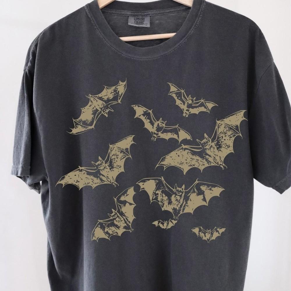 

Vintage 90s Style Bat TShirt Retro Gothic Halloween Shirt S5XL Unisex T-Shirt XXXL