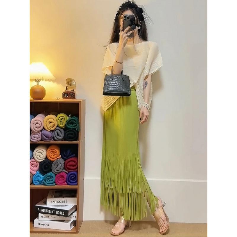 2025 Elegant Miyake Sleeveless Top & Pleated Tassel Midi Skirt Set for Women