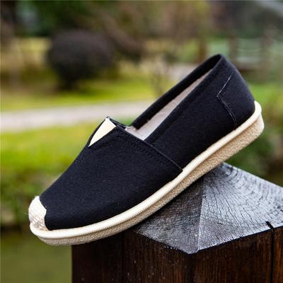 Ventas directas de fábrica zapatos de mujer 2025 nuevos zapatos de tela de Pekín antiguos para mujer de corte bajo transpirables de suela blanda zapatos de pescador zapatos de tela casuales para mujer