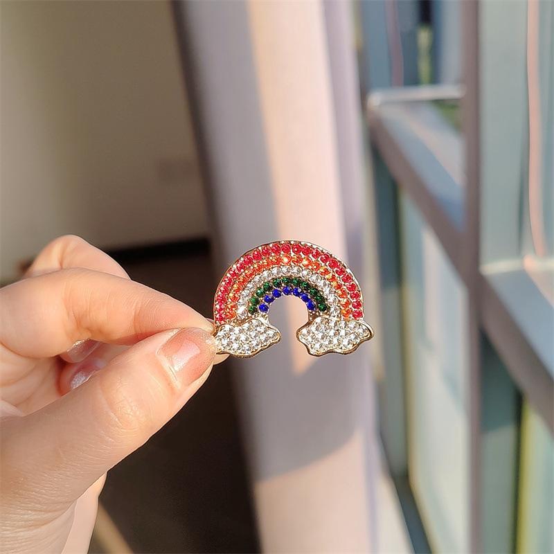 

Korean Style Rainbow Cloud Brooch Inlaid Colorful Rhinestone Lapel Pin For Women Clothing Bag Diy Decoration Jewelry Accessories 1Pcs
