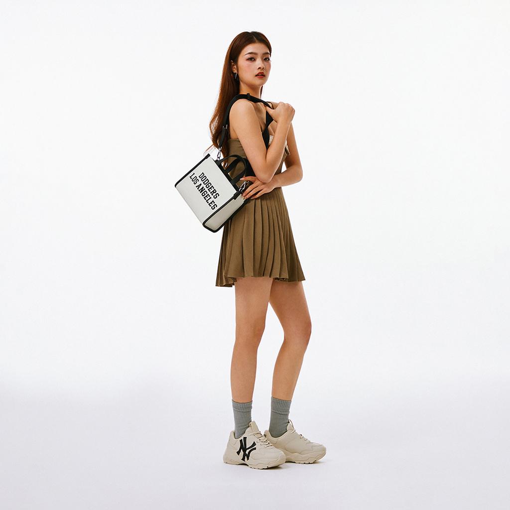 New MLB Cotton And Polyester Blend Tote Shoulder Bag Crossbody Bag Handbag Clutch Commuter Bag Regular Unisex Hemp Cream 3AORS024N-07CRM