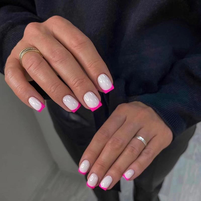 24 stuks Franse Korte Vierkante Kunstnagels met Gouden Rand Design Eenvoudige Ballet Press-On Nepnagels voor Meisjes