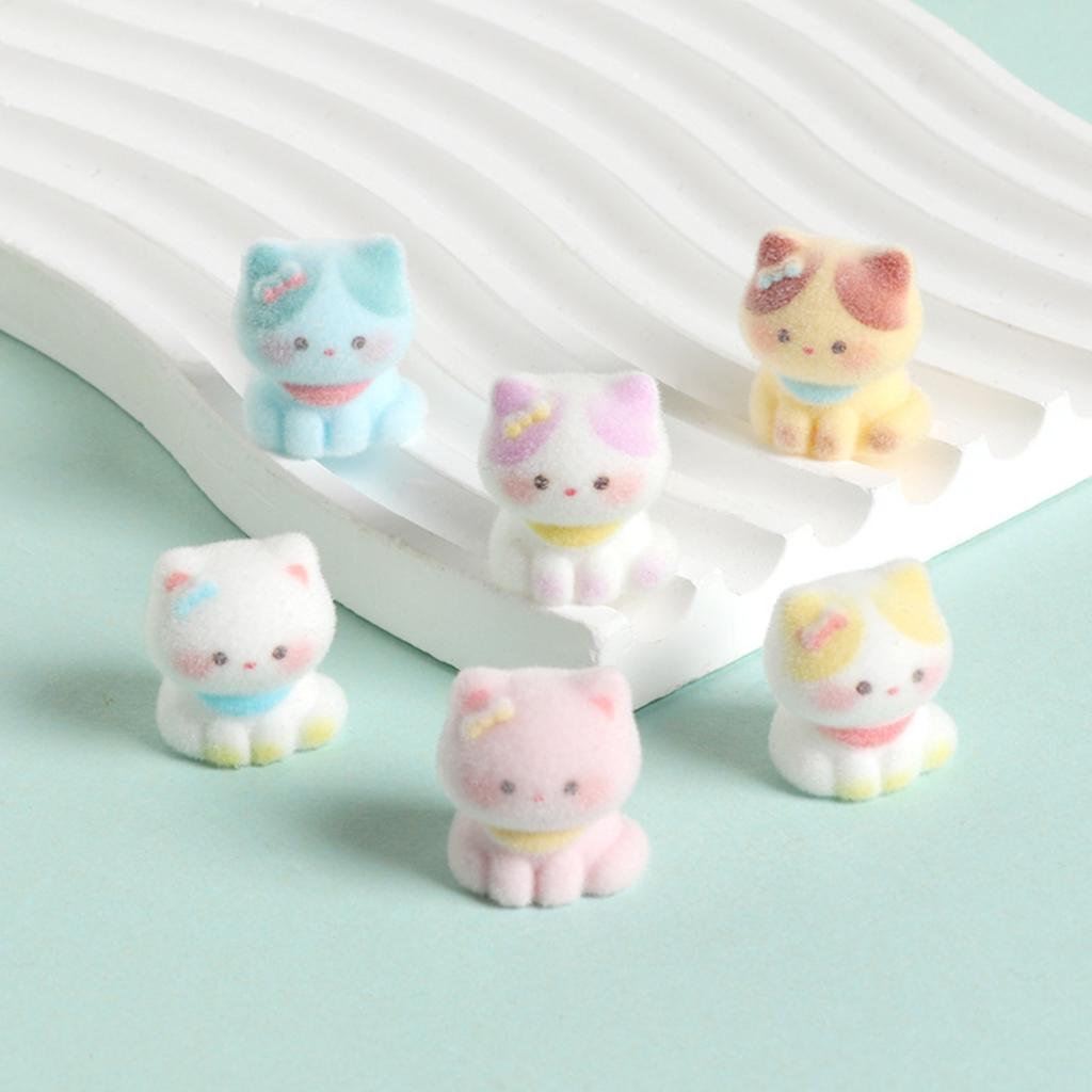 Flocked Cat Decor Fluffy Resin Animal Figures Cute Mini Desk Ornament Car Dashboard Accessory DIY Craft Supplies