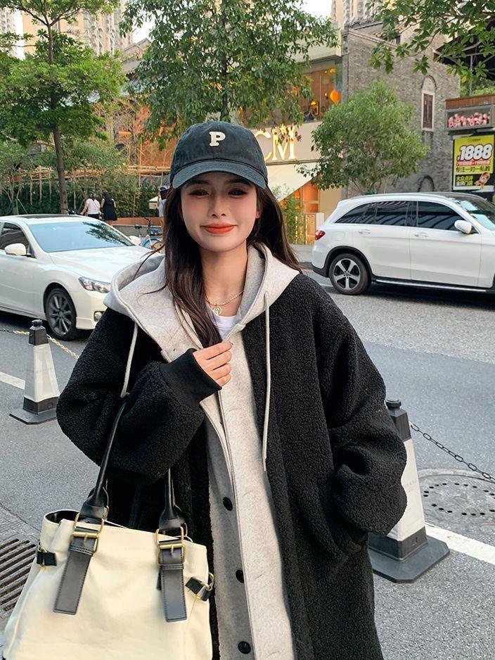 Palton lung cu glugă din piele de miel falsă două piese pentru femei - Modă de iarnă culoare uni cu nasturi