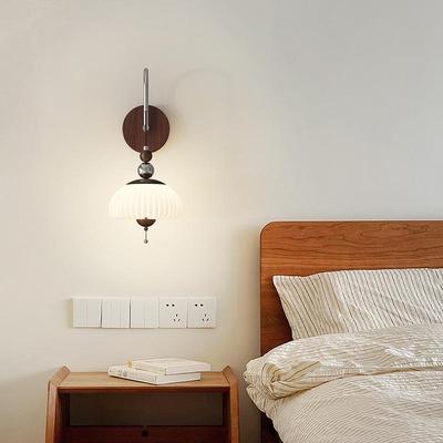 Gebrauchte französische minimalistische cremefarbene Nachttisch-Wandleuchte für Schlafzimmer, Wohnzimmer oder Arbeitszimmer