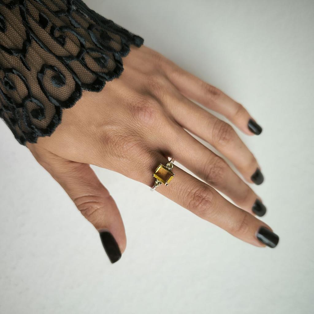 Серебряное кольцо с цитрином nano 1.883ct, вес изделия 2,26 гр (2190080)