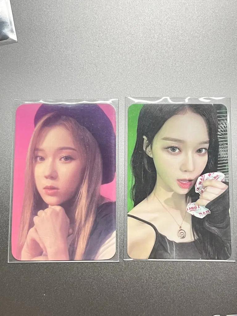 AESPA Winter Poka Photo Card Goods Badge