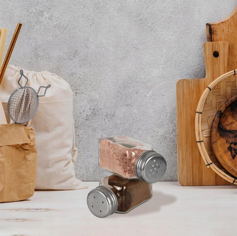 Salt and Pepper Shaker Set of Transparent Glass Spice Jars