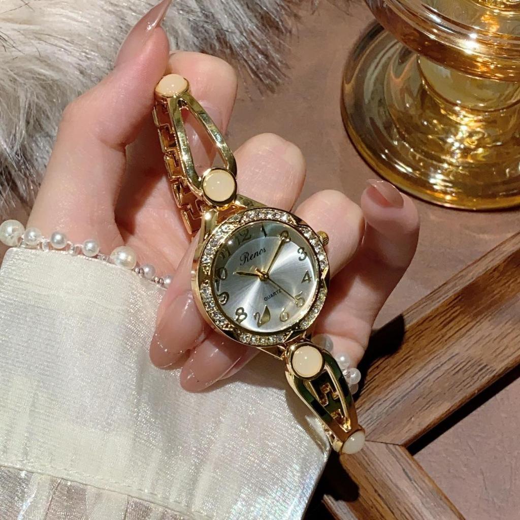 Wykwintny damski zegarek bransoletka z pozłacanego kwarcu z kamieniem naturalnym