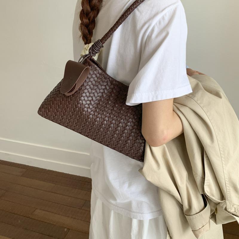 Large Capacity Bag Women's New Niche Design Woven Shoulder Underarm Mother Bag Commuter Tote Bag