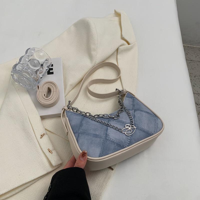 

Street Chic Textured Chain Shoulder Bag Women s Underarm Bag Pu Material білий