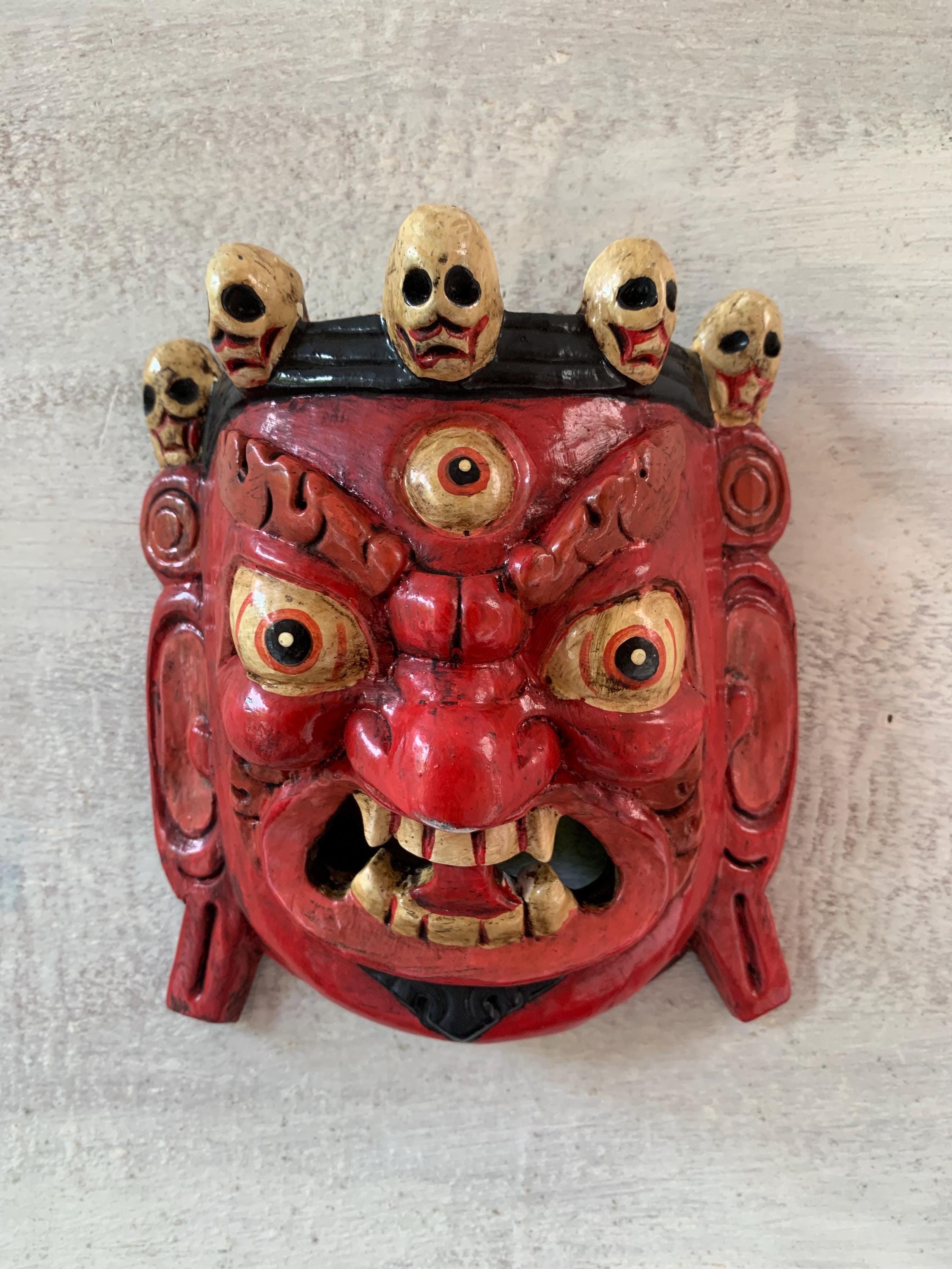 

Маска настенная деревянная ручной работы: Красочный декор в стиле индийского народного искусства 18” X 9” X 24” (l x w x h) разноцветный