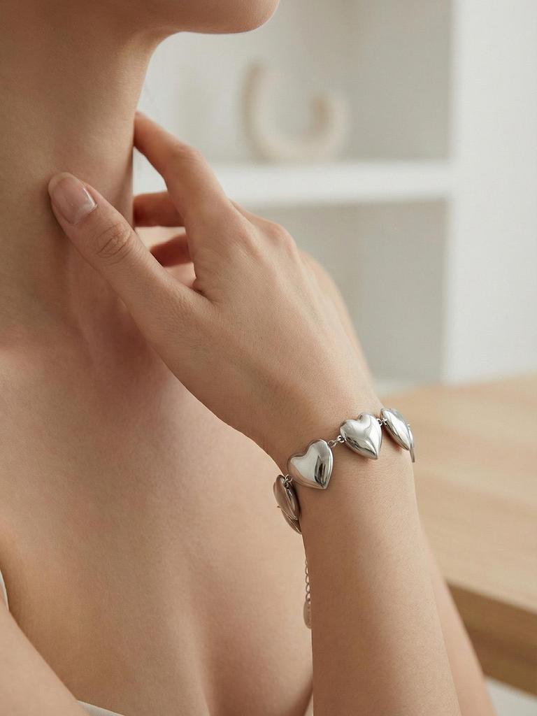 European & American Peach Heart Chain: Simple Style Niche Design Heart Bracelet & Necklace Set, 18k Gold-Plated Stainless Steel.