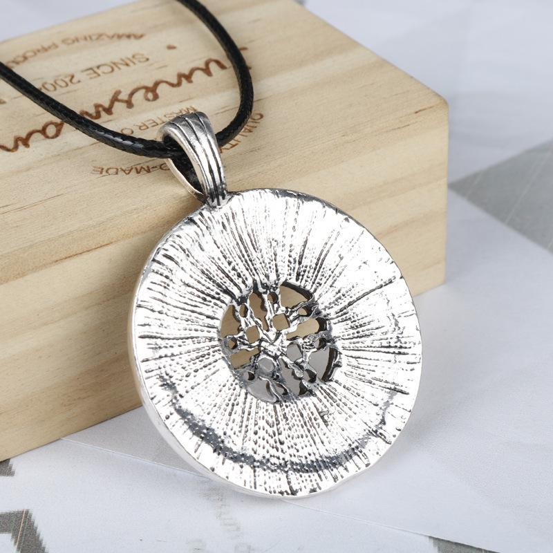 Men's Pendant Necklace, Personalized Hollow Collarbone Chain Accessory