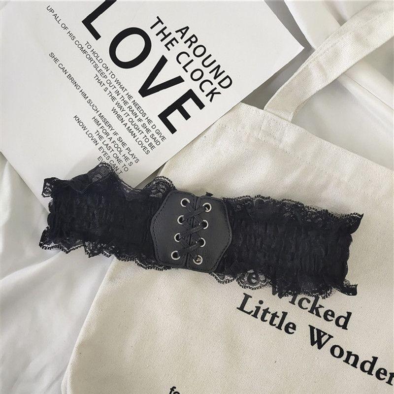 Elegant White Fashionable Lace Trim Dress With Waist Cincher For Stunning Silhouette