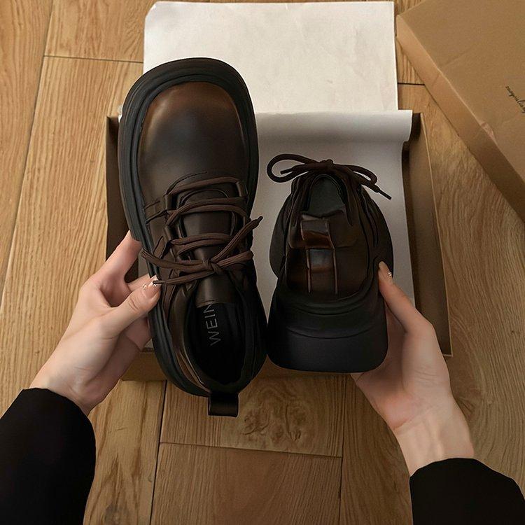 

Ретро универсальные лоферы женские весна и осень 2024 новые на толстом каблуке платформе одинарные туфли в британском стиле с большим носком маленькие кожаные туфли 40 коричневый