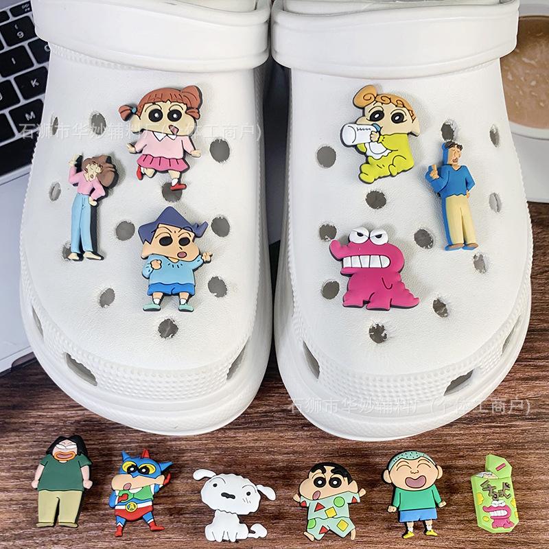 Charms para Zapatos de Dibujos Animados Crayon Shin-chan - Accesorios Desmontables de Goma PVC para Zapatos con Agujeros