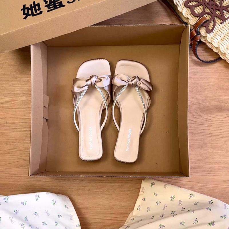 2025 Summer New Versatile Square Head Nude Rhinestones with Low Heels Cool Slippers Thin Heels Half Slippers Outer Wear Women