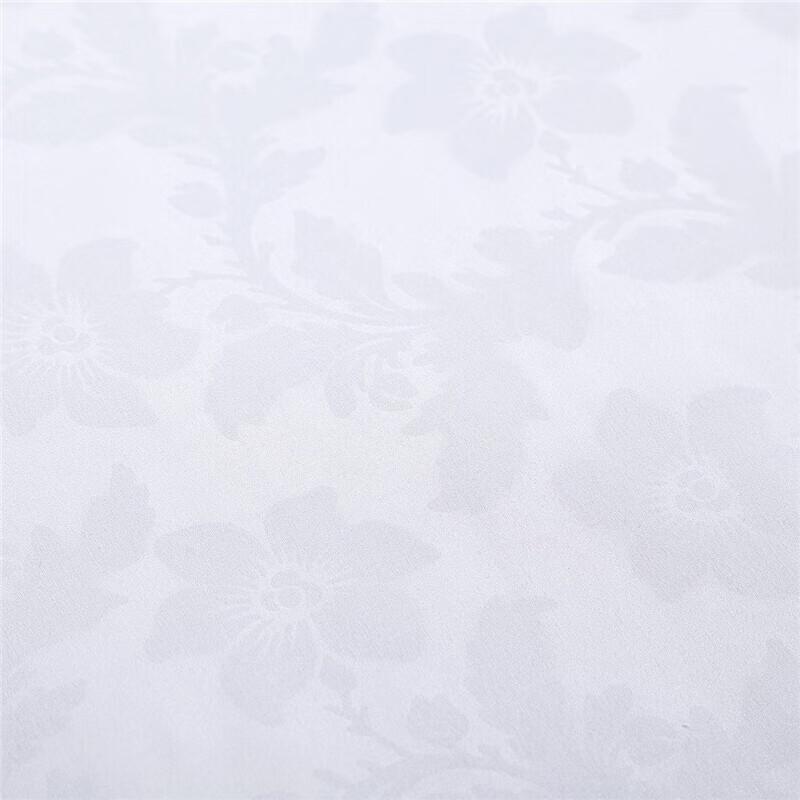 FUANNA Brushed Embossed 7-Hole Fiber Quilt