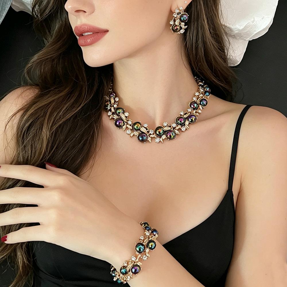 Collar, pendientes y pulsera de moda de color caramelo transfronterizos europeos y americanos, conjunto de joyería de boda con diamantes brillantes exquisitos, joyería de estilo de corte