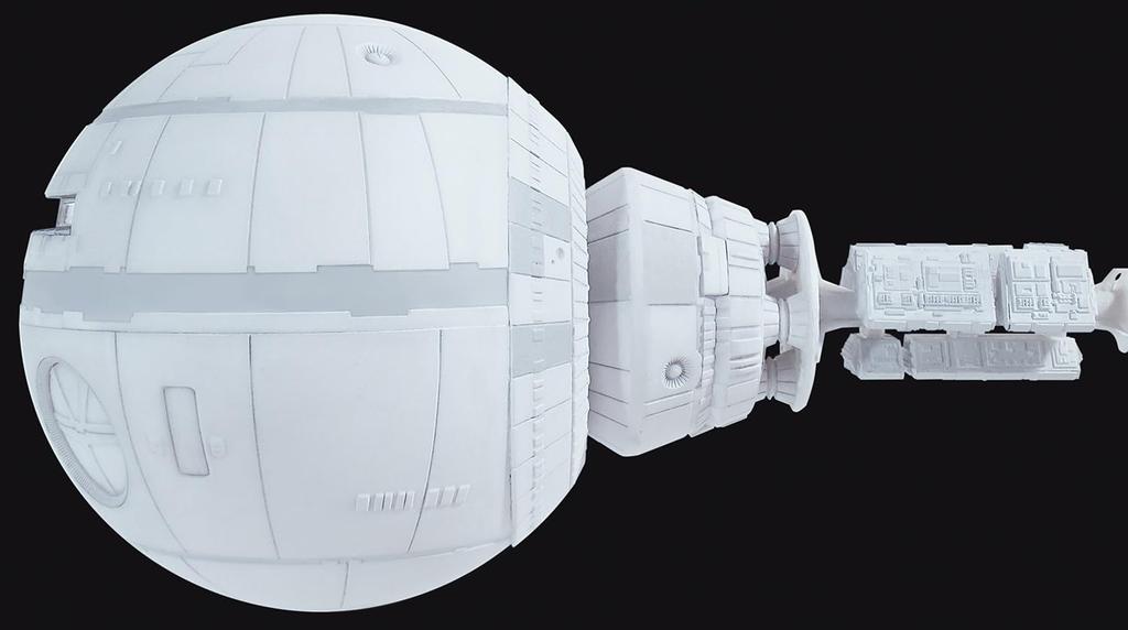 PLATZ Moebius Model 2001: A Space Odyssey Discovery 1/144 Scale Plastic Model MOE2001-3 (Spaceship)