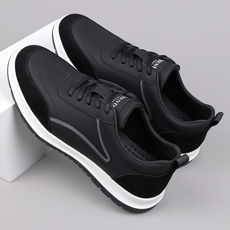2026 New Lightweight Men Casual Leather Sneakers Non-slip Breathable Male Outdoor Running Shoes Lace Up Soft Sport Shoes