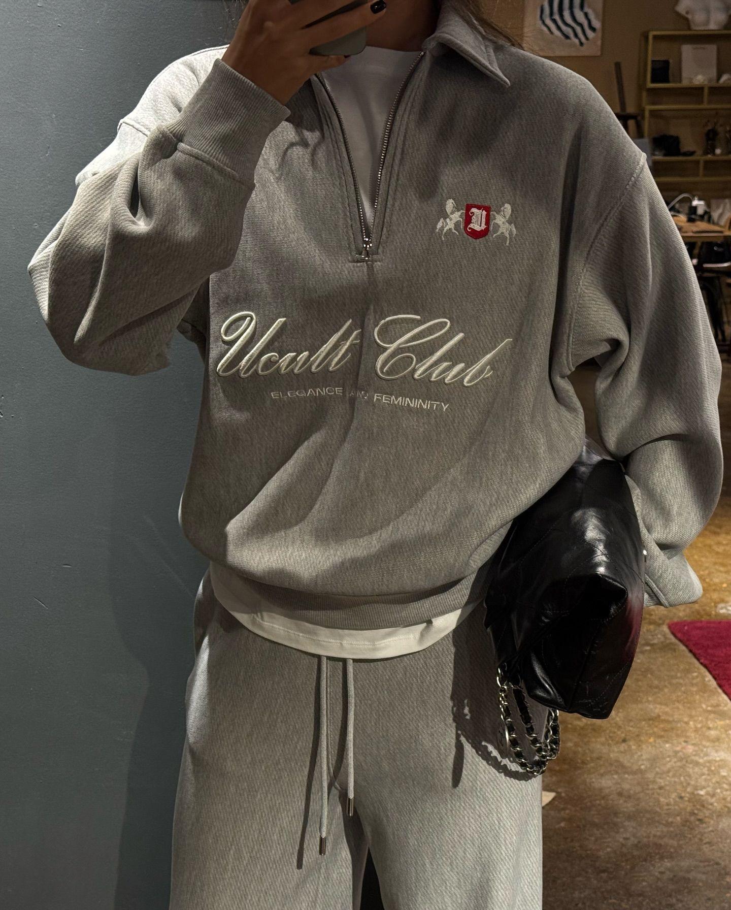 Grey Half-Zip Sweatshirt with Embroidered Logo and Red Shield Patch S 2829₽
