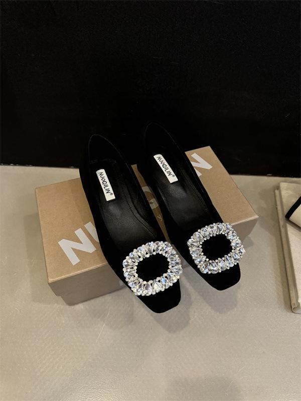 

Весна и осень 2025 года новая обувь с неглубоким вырезом, темпераментная обувь со стразами, женская обувь на низком каблуке с квадратным носком, французская сказочная вечерняя обувь 39