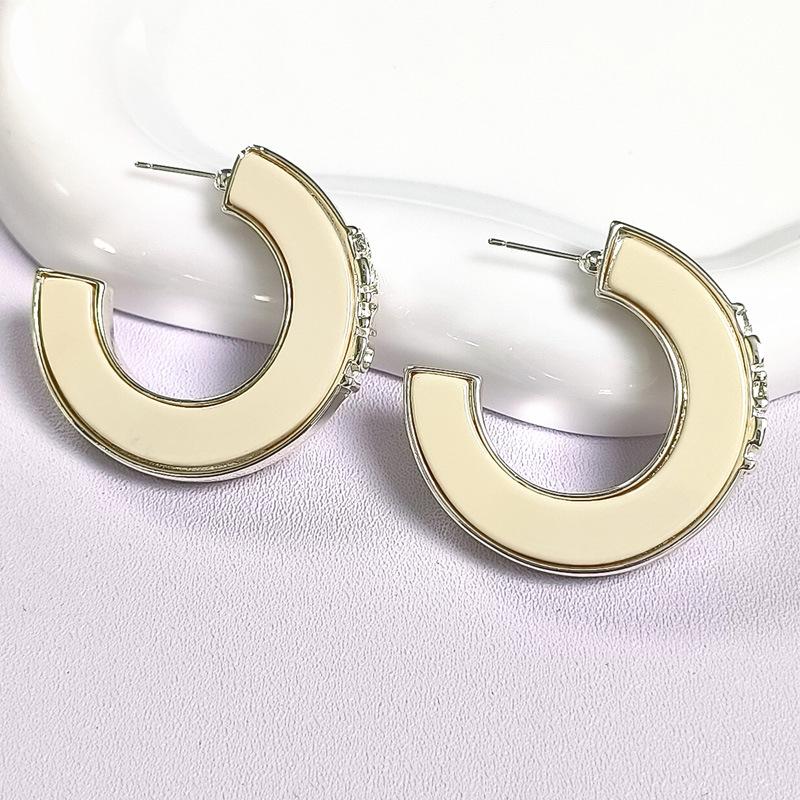 Cross-border French G-shaped Earrings: Silver Needle Niche, High-end Cool Light Luxury Design белый