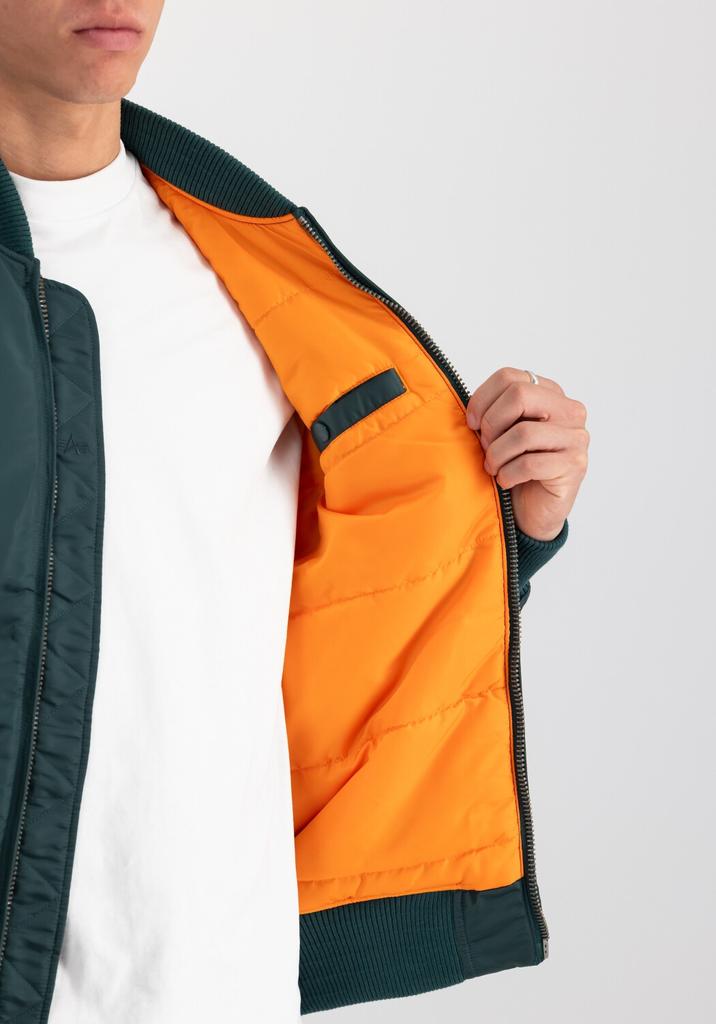 Зимняя куртка Alpha Industries MA-1 VF 59 Long (168100) Long Bomber Jacket (168100) зеленый