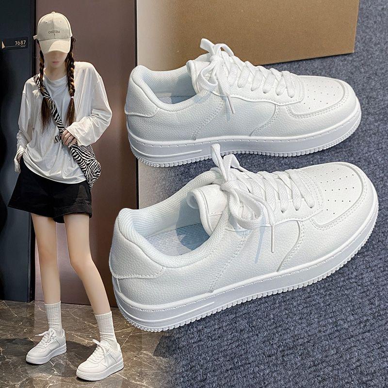 Neue lässige kleine weiße Sneaker Leicht Bequem Sportliche Board-Schuhe Modische einfarbige Tennissneaker für Damen