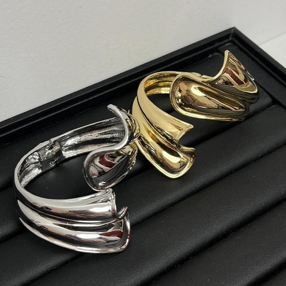 Metal Irregular Wide Bracelet Ribbon Shaped Retro Hand Ring Zinc Zinc Alloy Wide Opening Bangle  Gift