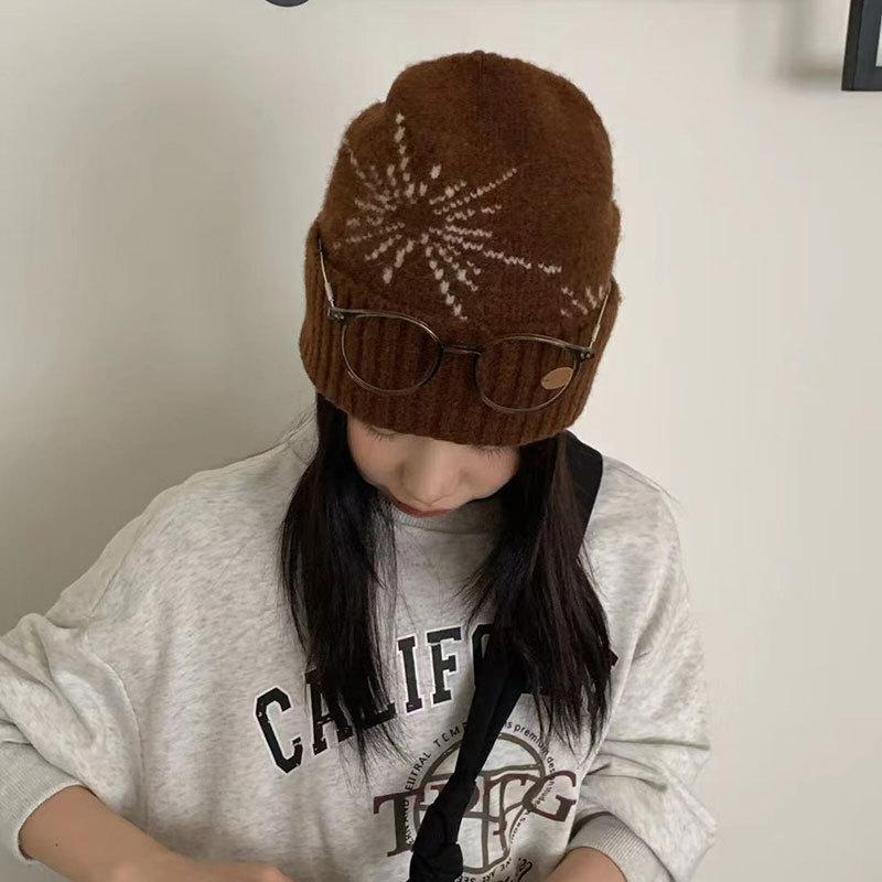 Niche design snowflake jacquard women's knitted hat high quality thickened warm winter cold ear protection hat