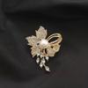 Korean version of fashion temperament brooch women's rhinestone silk scarf buckle anti-light buckle crystal brooch pin pearl jewelry accessories