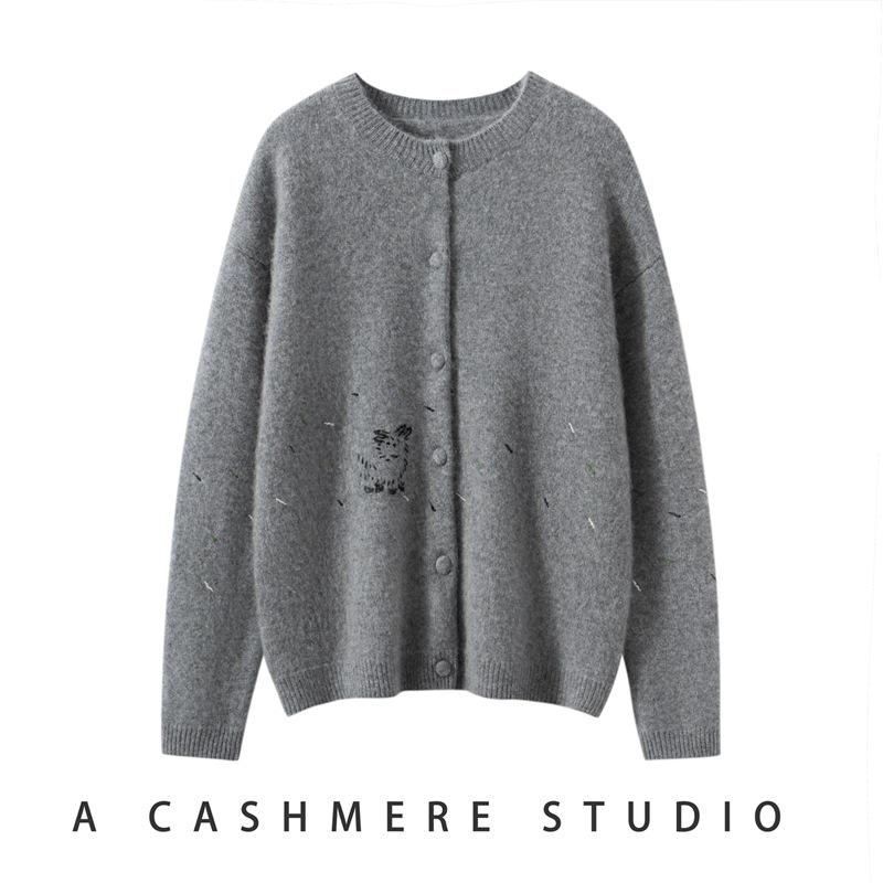 Autumn/Winter 2025 Women's Cashmere Animal Embroidery Knit Cardigan - Loose Fit, Round Neck, Button Closure Sweater