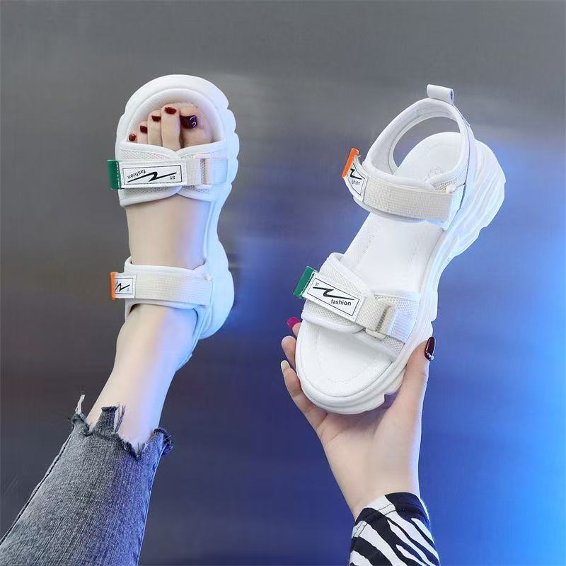 

Новые удобные сандалии на плоской подошве в студенческом кампусе, в спортивном стиле, женские летние повседневные пляжные туфли на мягкой подошве с застежкой-липучкой 40 белый