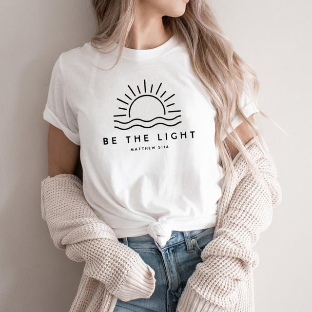 

Be The Light T-shirt Gift for Christians Матвій 5:Футболка з 14 віршами з Біблії. Жіночі футболки. Релігійні футболки. Верх. S білий