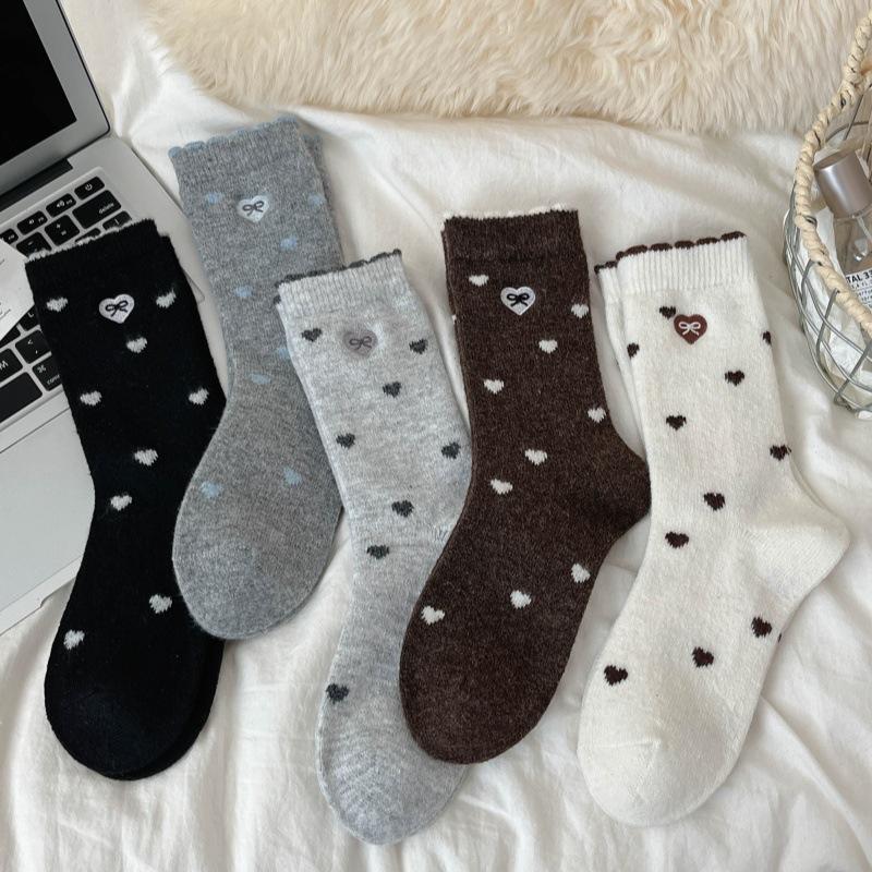 Wollsocken Stil Stickerei Liebe Kniestrümpfe Haufen von Socken Dicke Warme Socken