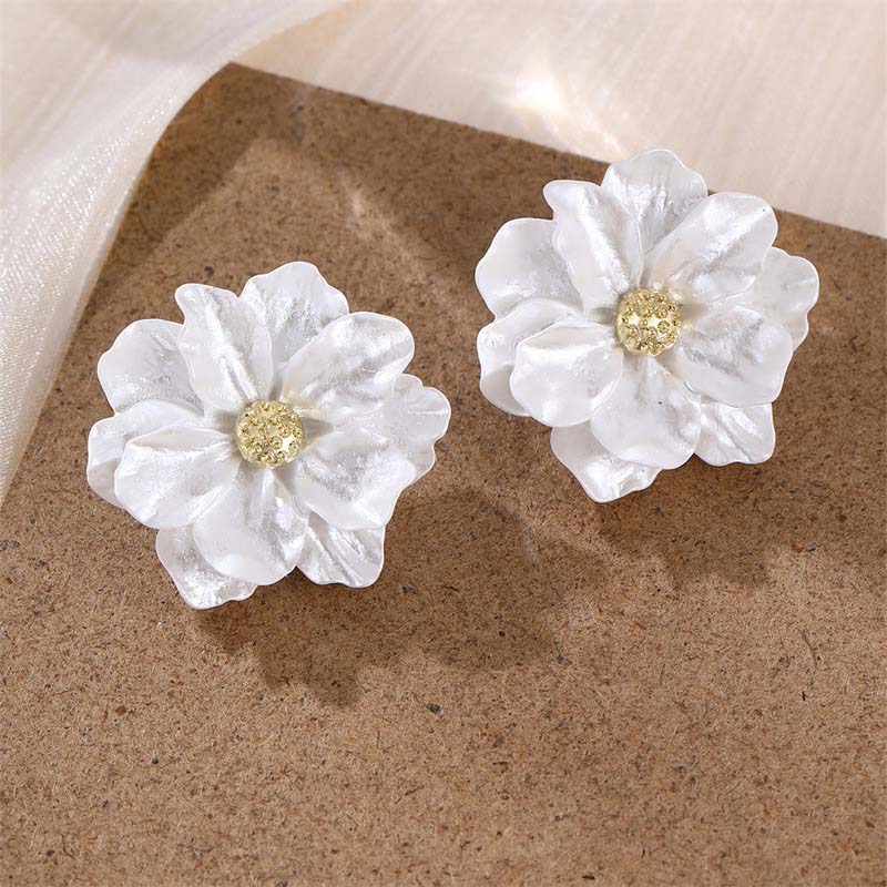 Korean White Imitation Pearl Flower Stud Earrings for Women Elegant Sweet  Floral Temperament Earrings Wedding Jewelry Gift