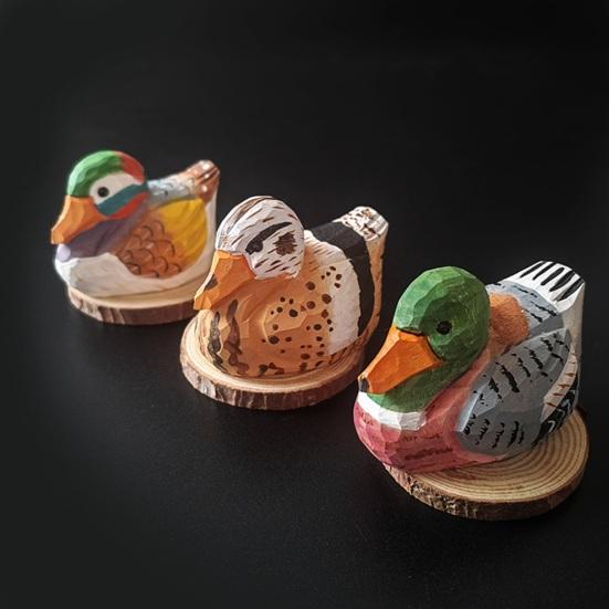 Wooden Duck Figurine Hand-Carved Duck Statue Small Rustic Wildlife Sculpture Collectible Ornament for Indoor Desk Shelf Decor